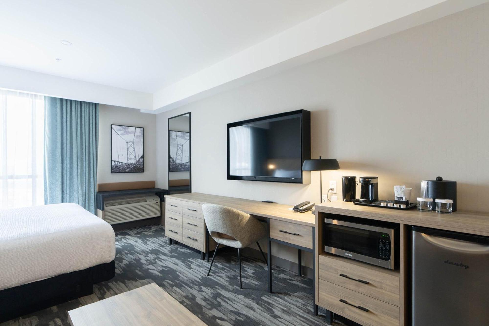 Sandman Signature Winnipeg Airport Hotel & Suites ภายนอก รูปภาพ